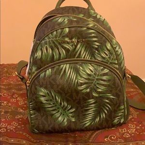 Michael Kors Abbey Brown/Olive MD Backpack